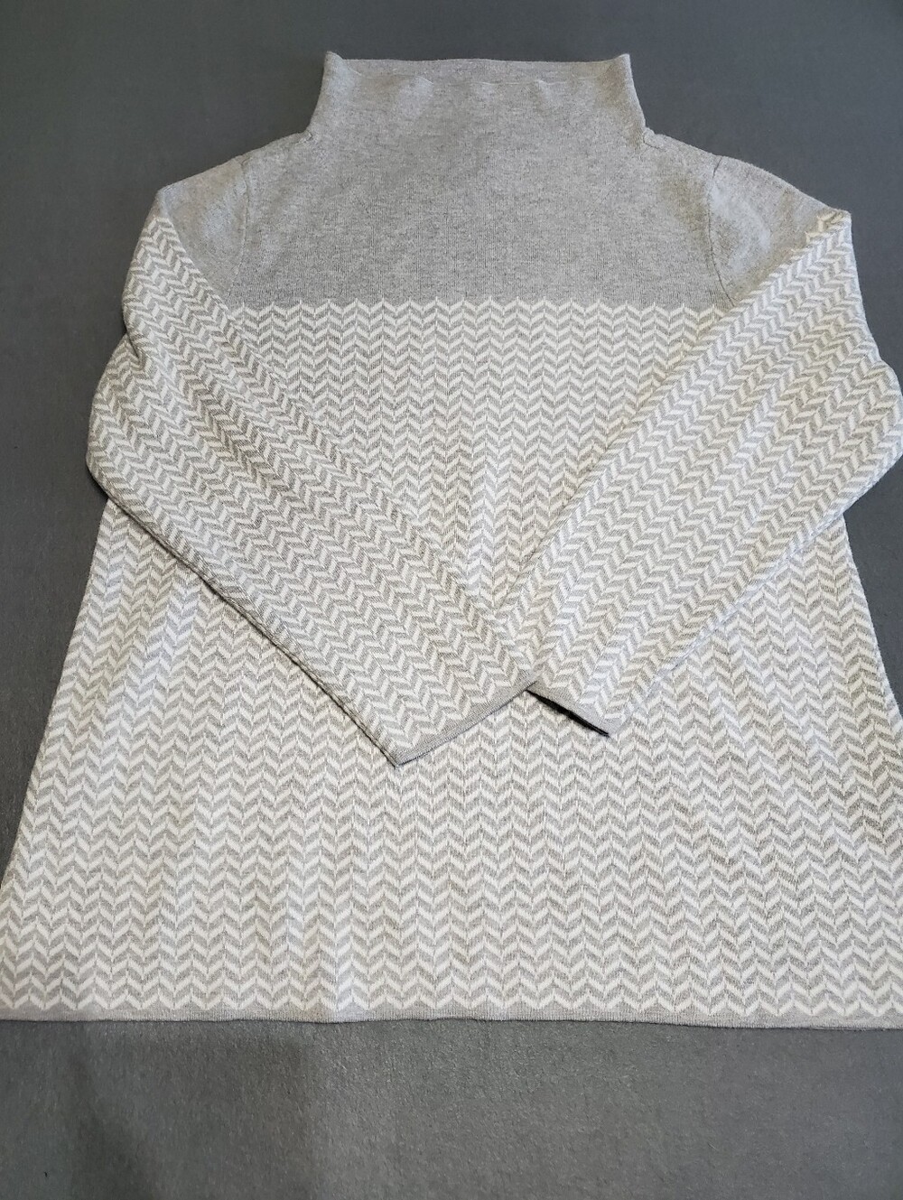 Aspen gray & white chevron mock turtleneck tunic cotton & polyester sweater XL